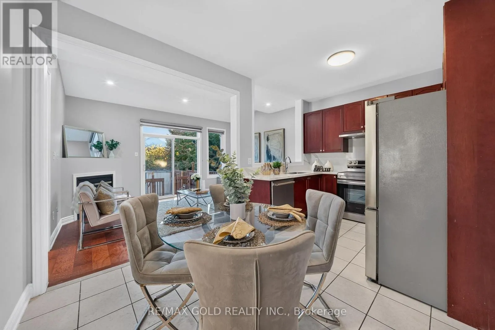 57 HARBOURTOWN CRESCENT