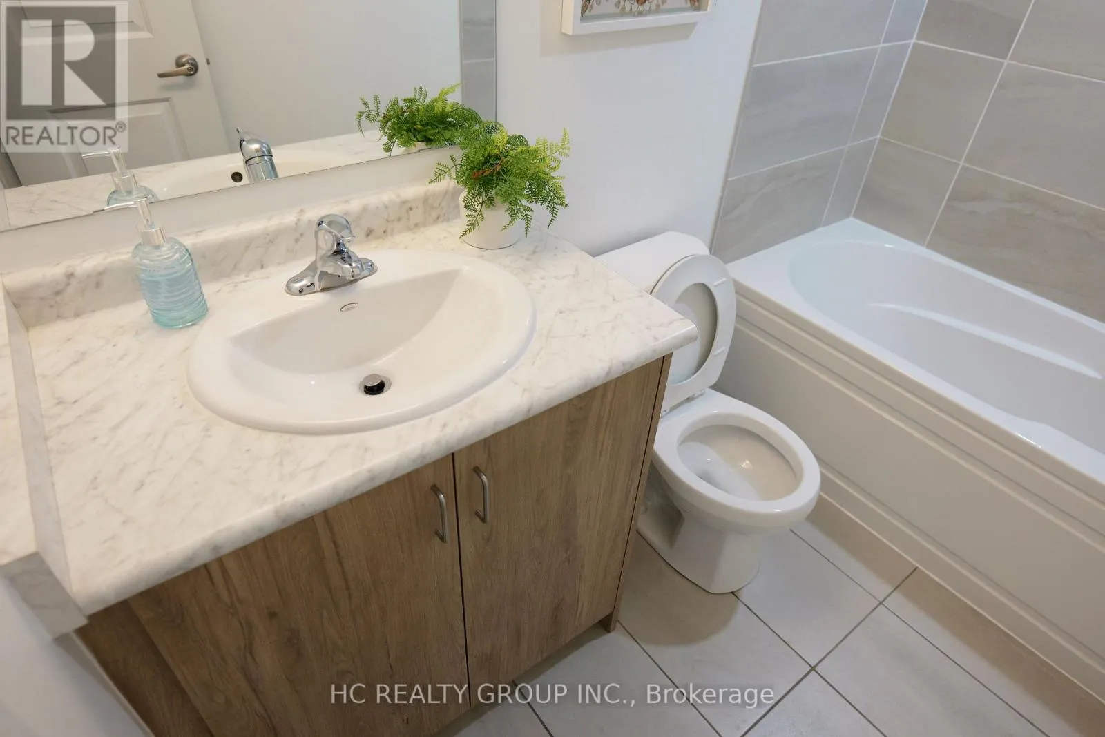 2130 ROYAL GALA CIRCLE