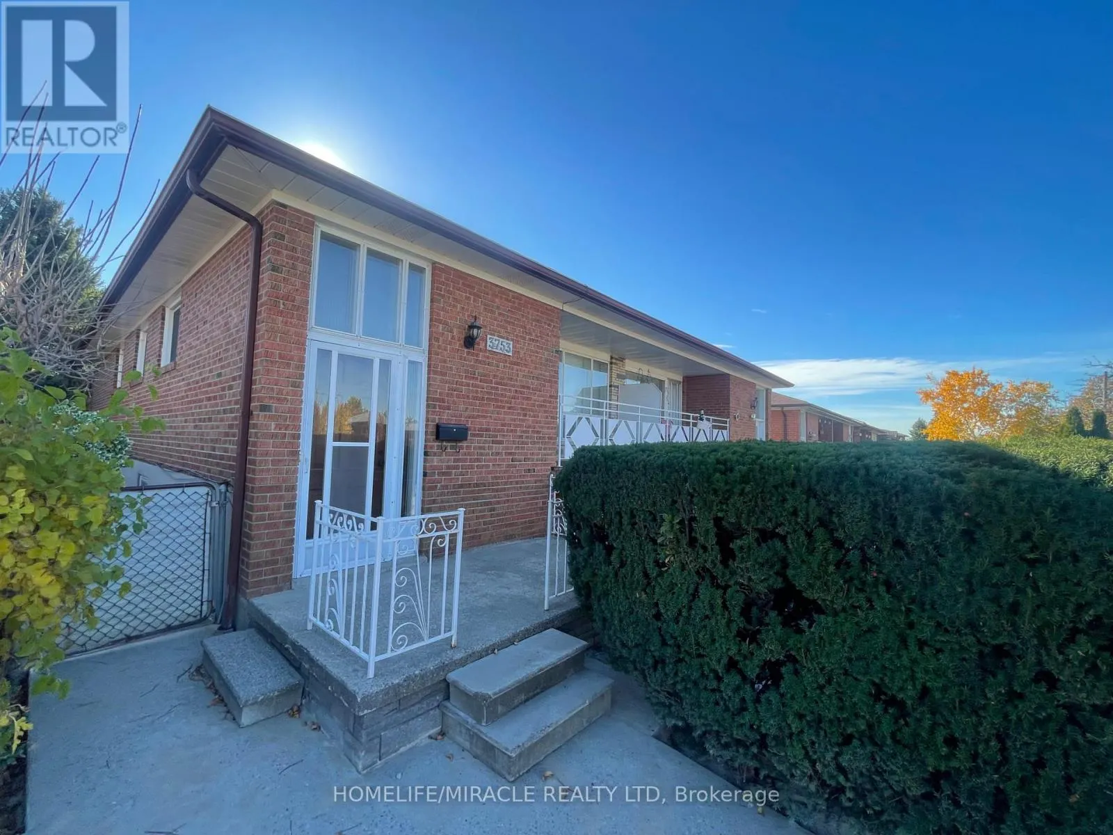 3753 CRABTREE CRESCENT