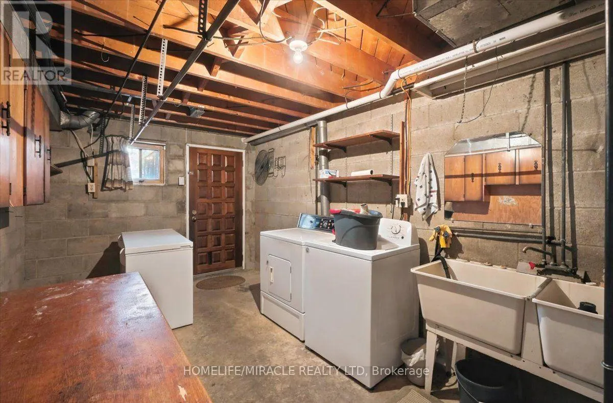 3753 CRABTREE CRESCENT