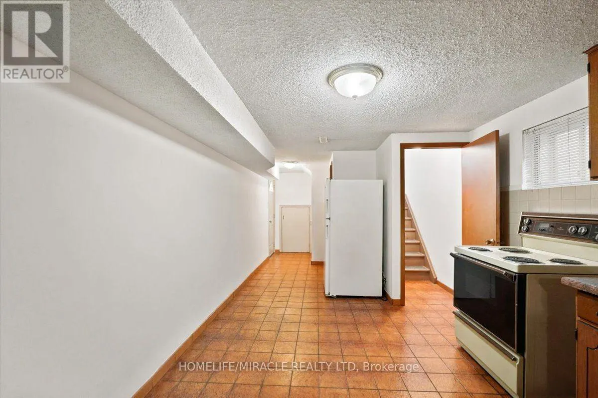 3753 CRABTREE CRESCENT