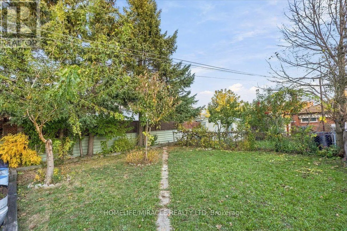 3753 CRABTREE CRESCENT