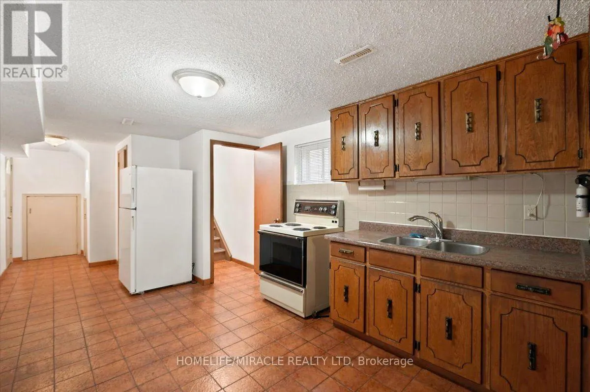 3753 CRABTREE CRESCENT