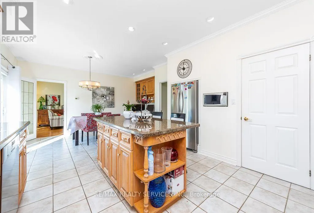 12 SOUTHWINDS DRIVE