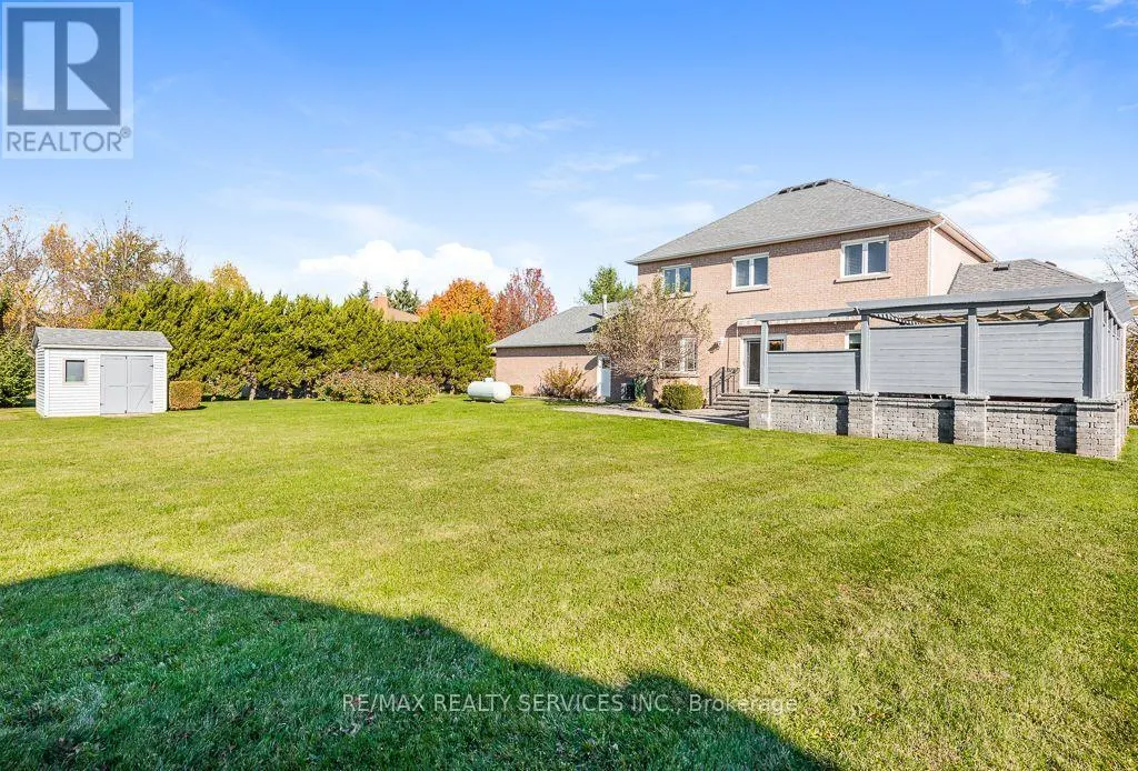 12 SOUTHWINDS DRIVE