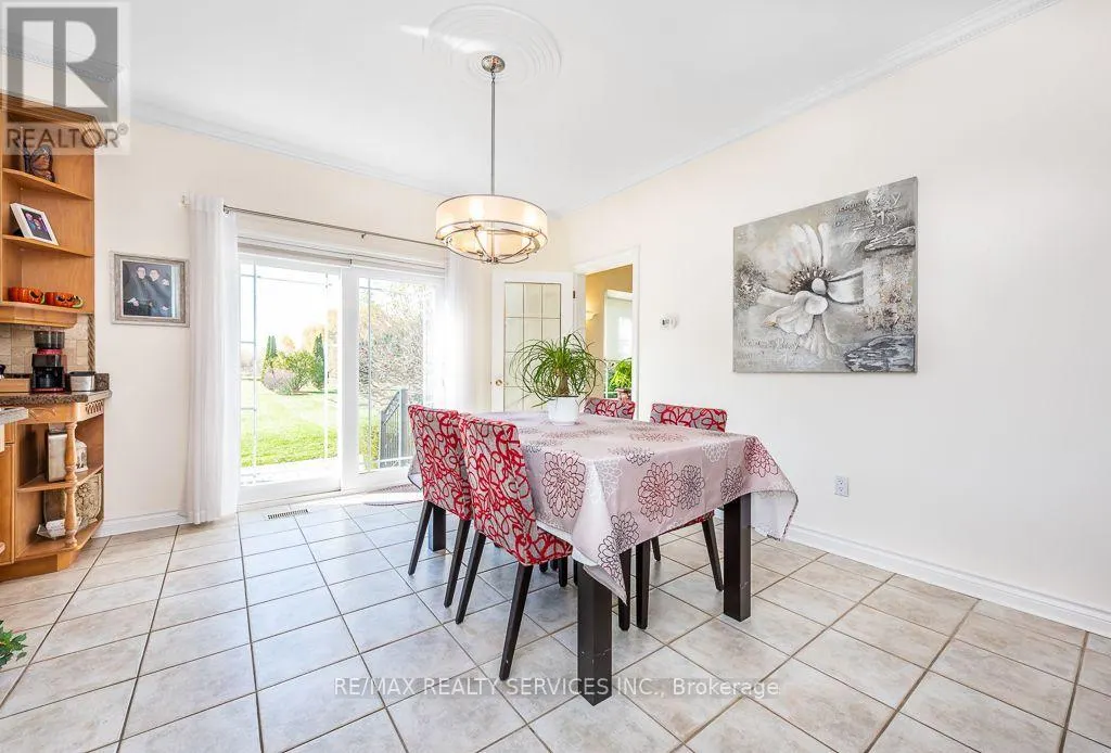 12 SOUTHWINDS DRIVE