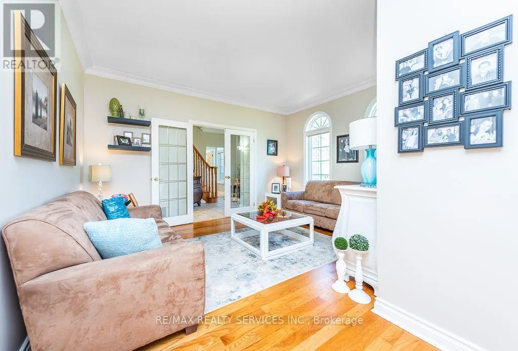 12 SOUTHWINDS DRIVE