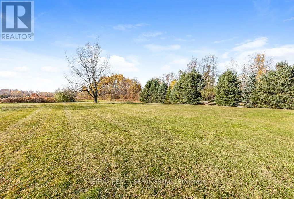 12 SOUTHWINDS DRIVE