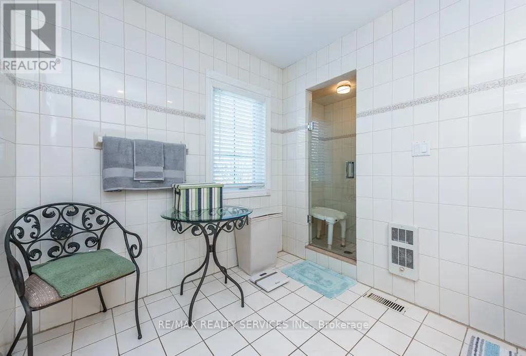 12 SOUTHWINDS DRIVE