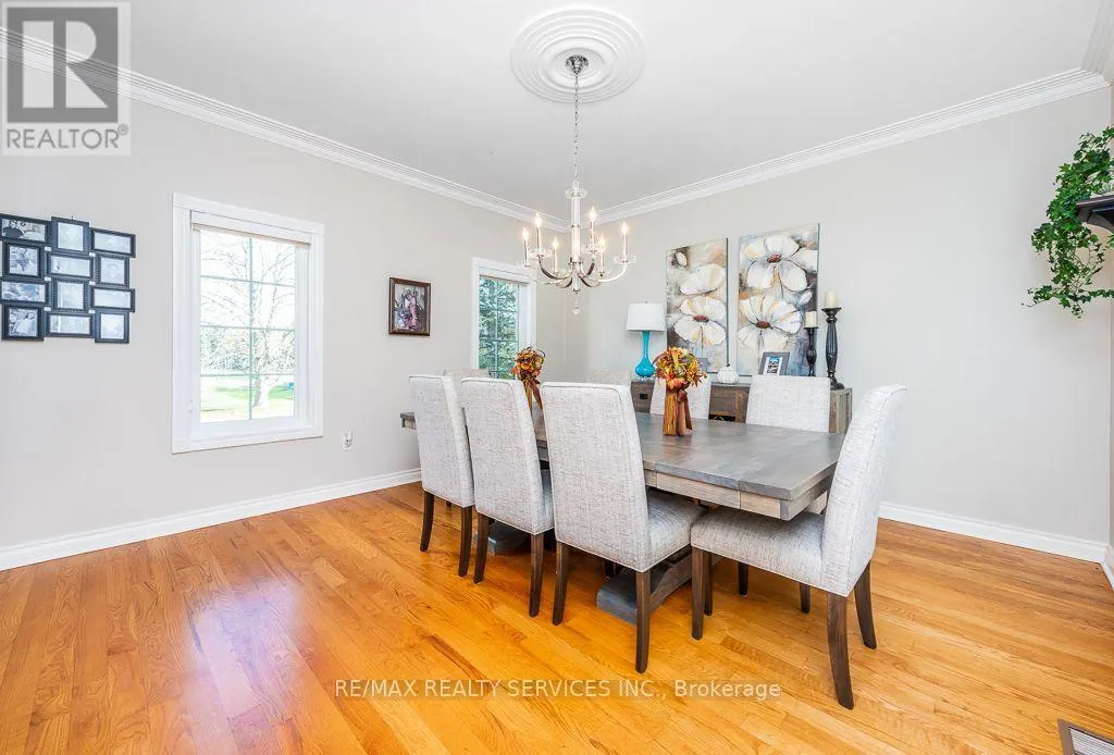 12 SOUTHWINDS DRIVE