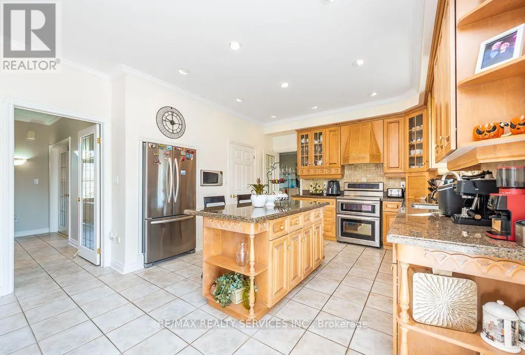 12 SOUTHWINDS DRIVE
