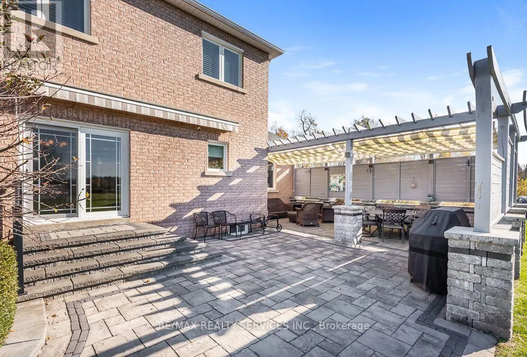 12 SOUTHWINDS DRIVE