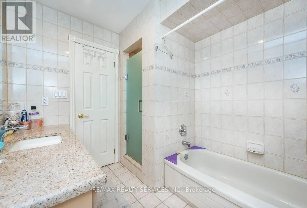 12 SOUTHWINDS DRIVE