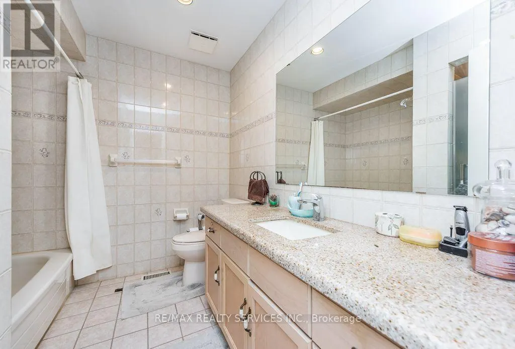 12 SOUTHWINDS DRIVE