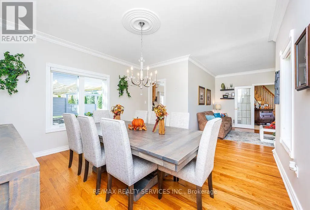 12 SOUTHWINDS DRIVE