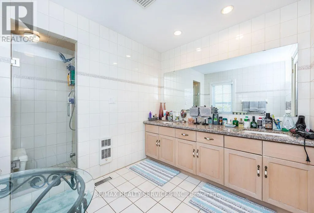 12 SOUTHWINDS DRIVE