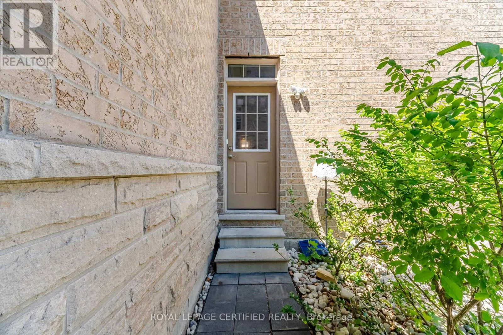 8833 CREDITVIEW ROAD