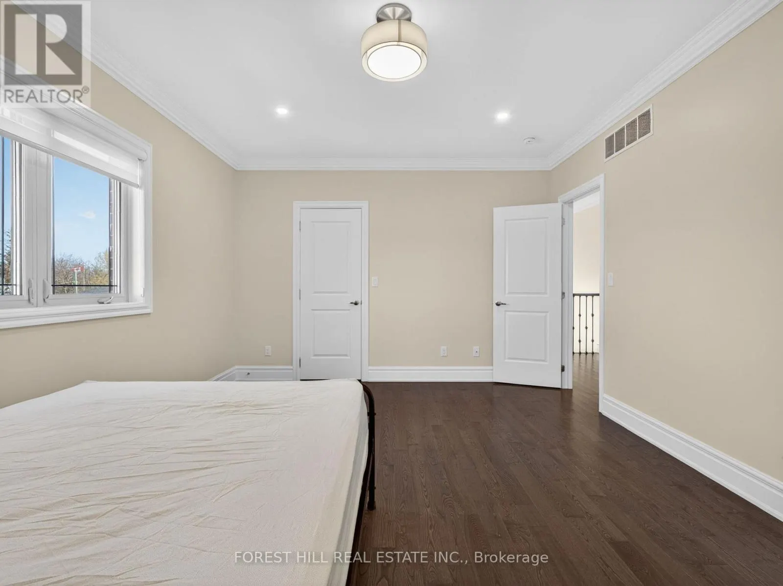 114 REGENT ROAD
