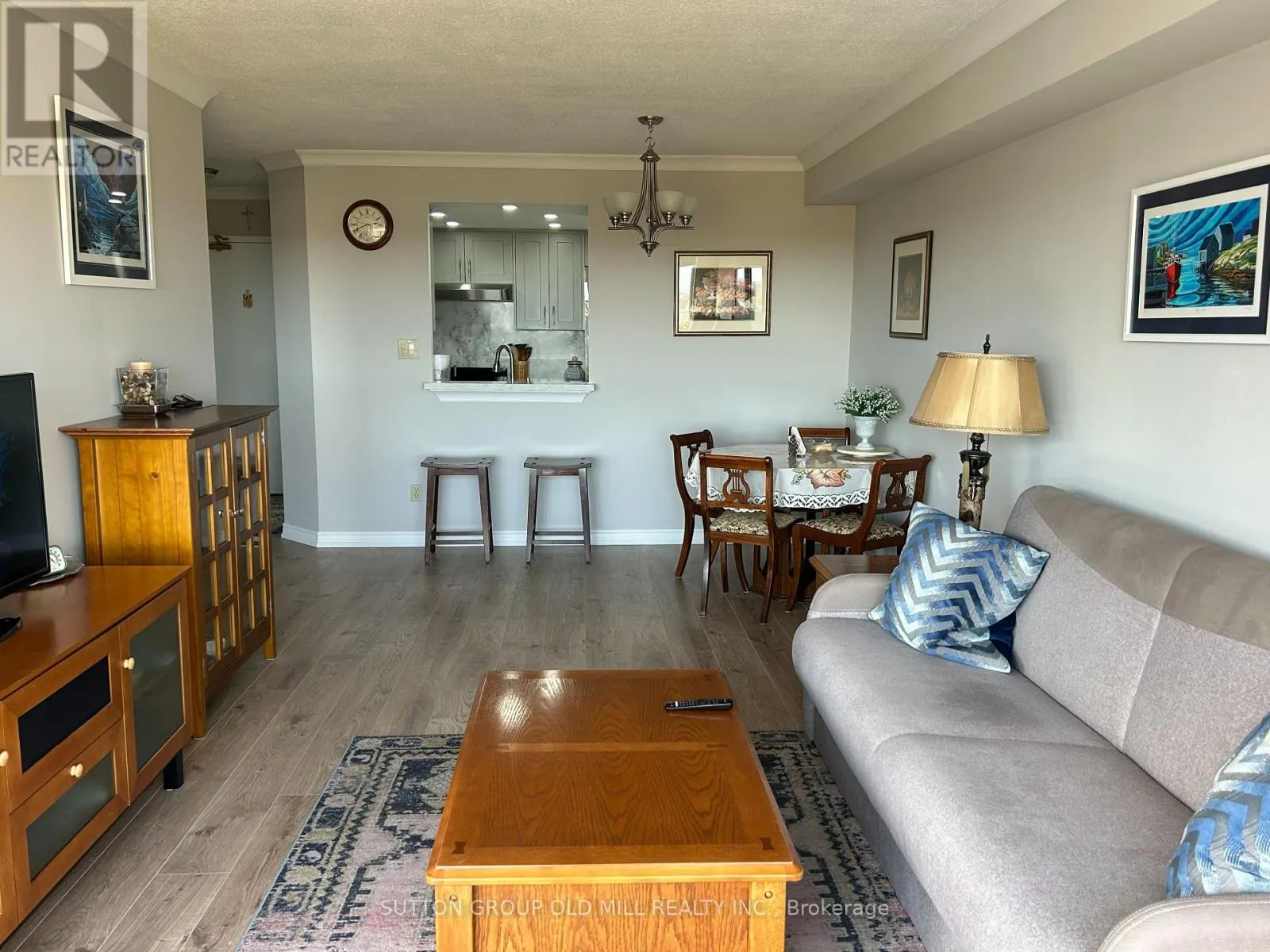 609 - 1001 CEDARGLEN GATE