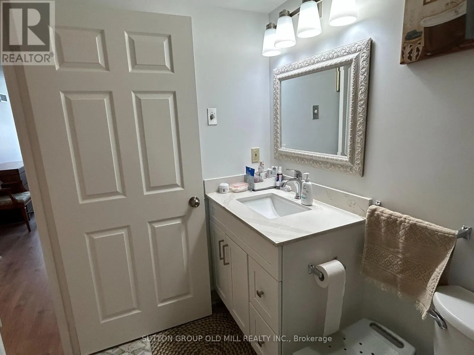 609 - 1001 CEDARGLEN GATE