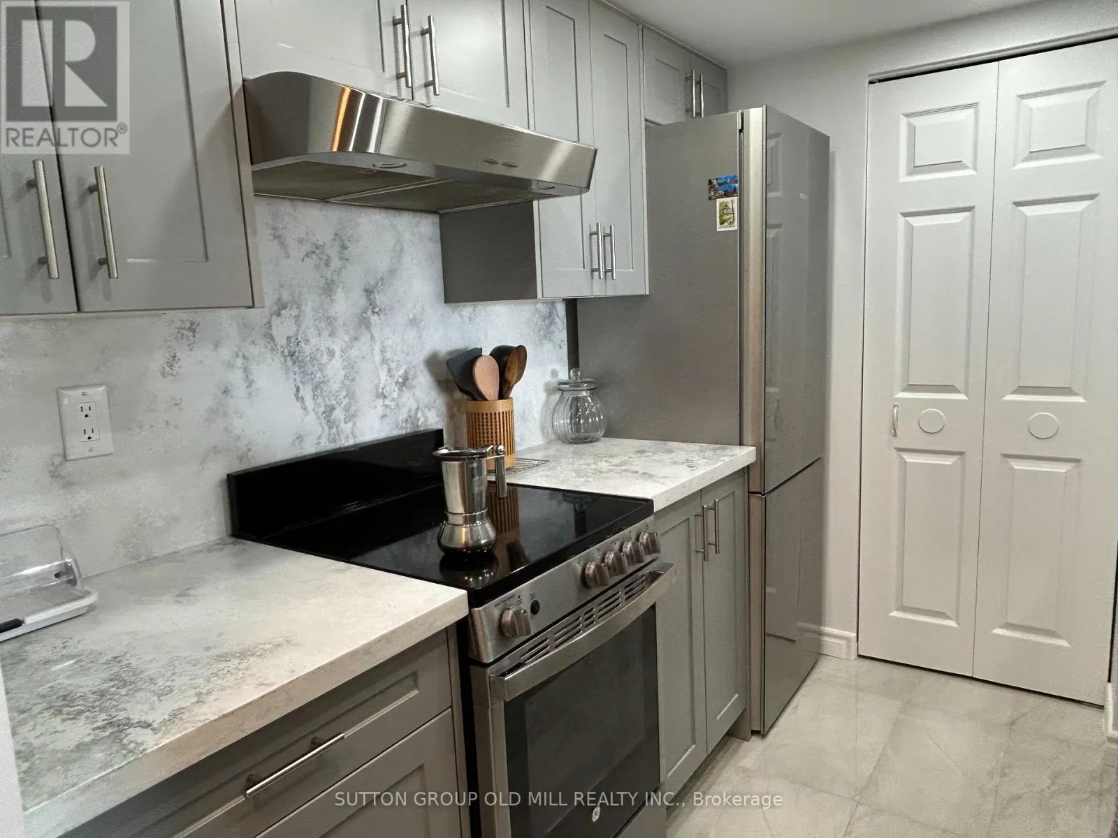 609 - 1001 CEDARGLEN GATE