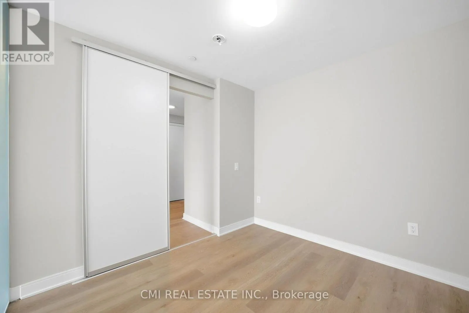 1101 - 86 DUNDAS STREET E