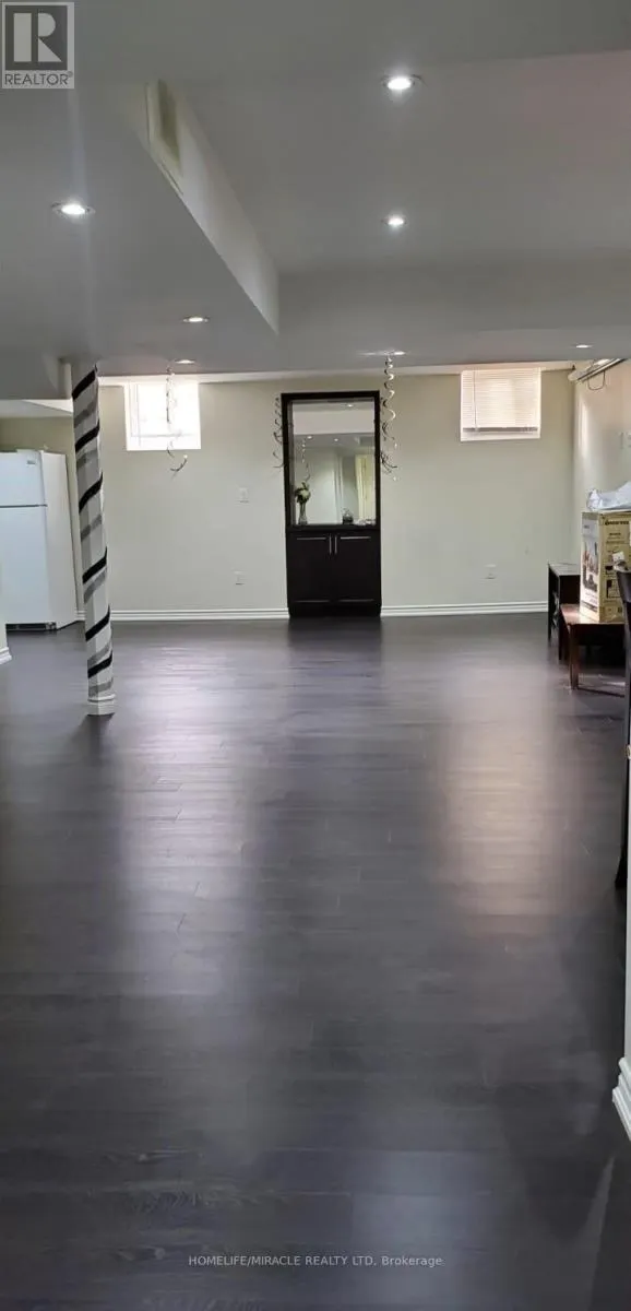 LOWER LEVEL - 19 LISSON CRESCENT