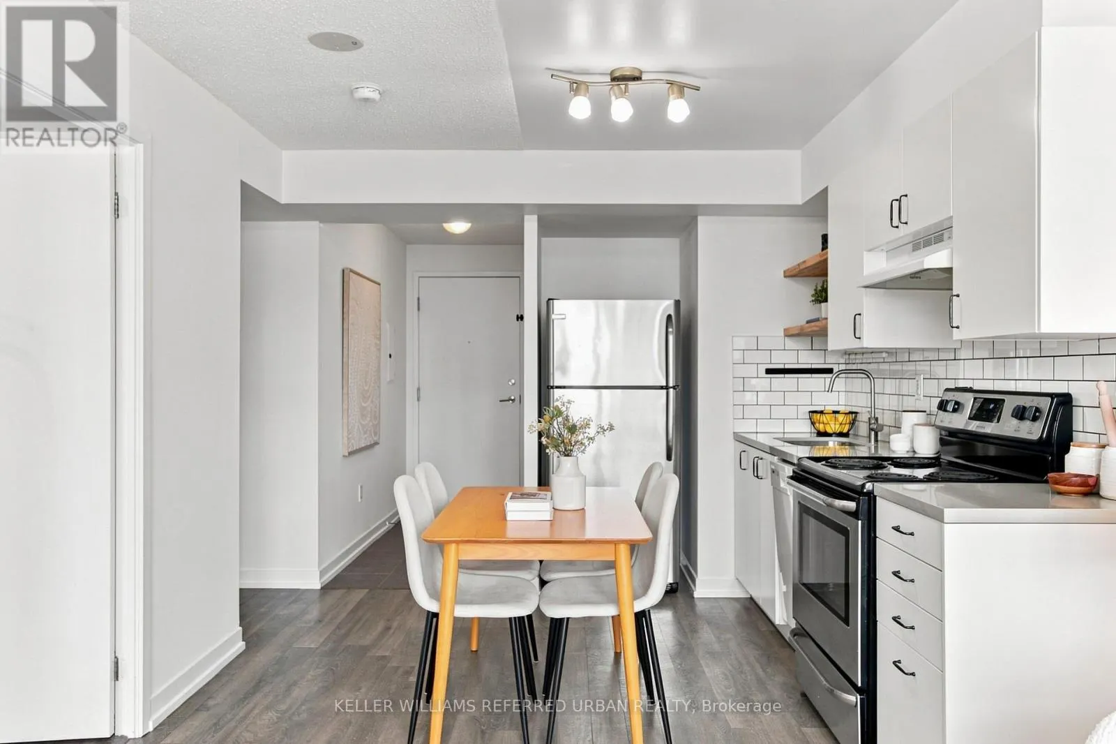 1014 - 816 LANSDOWNE AVENUE