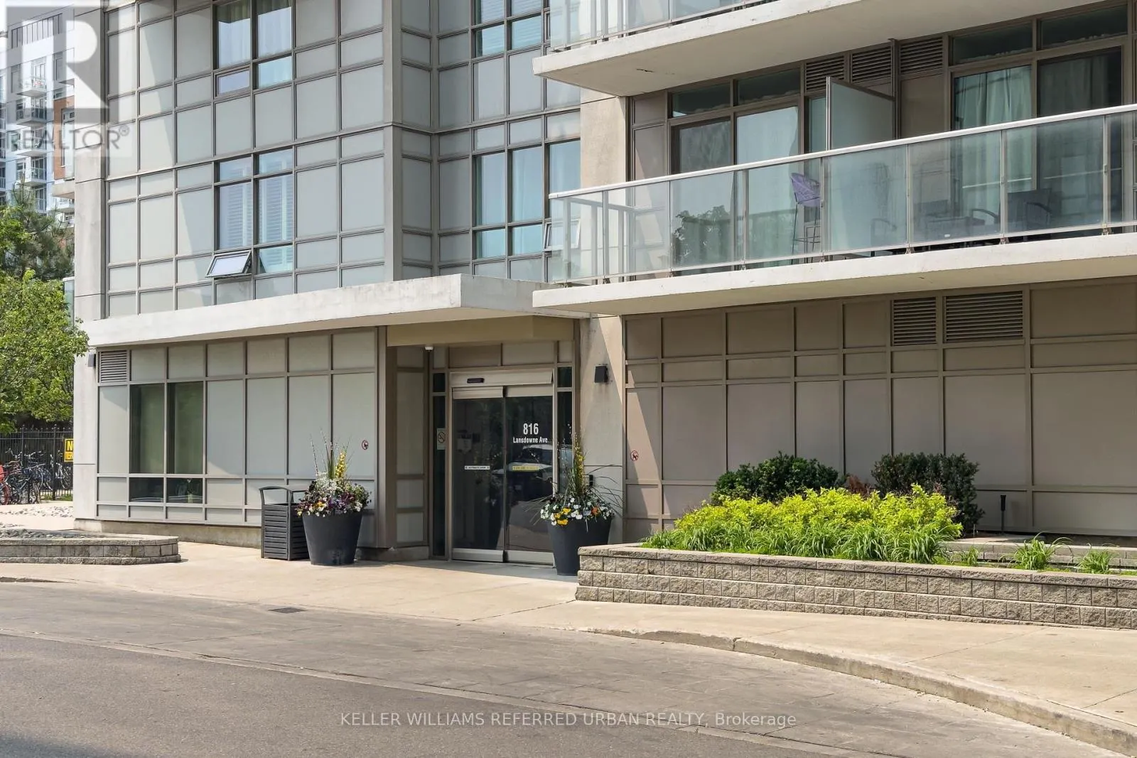 1014 - 816 LANSDOWNE AVENUE