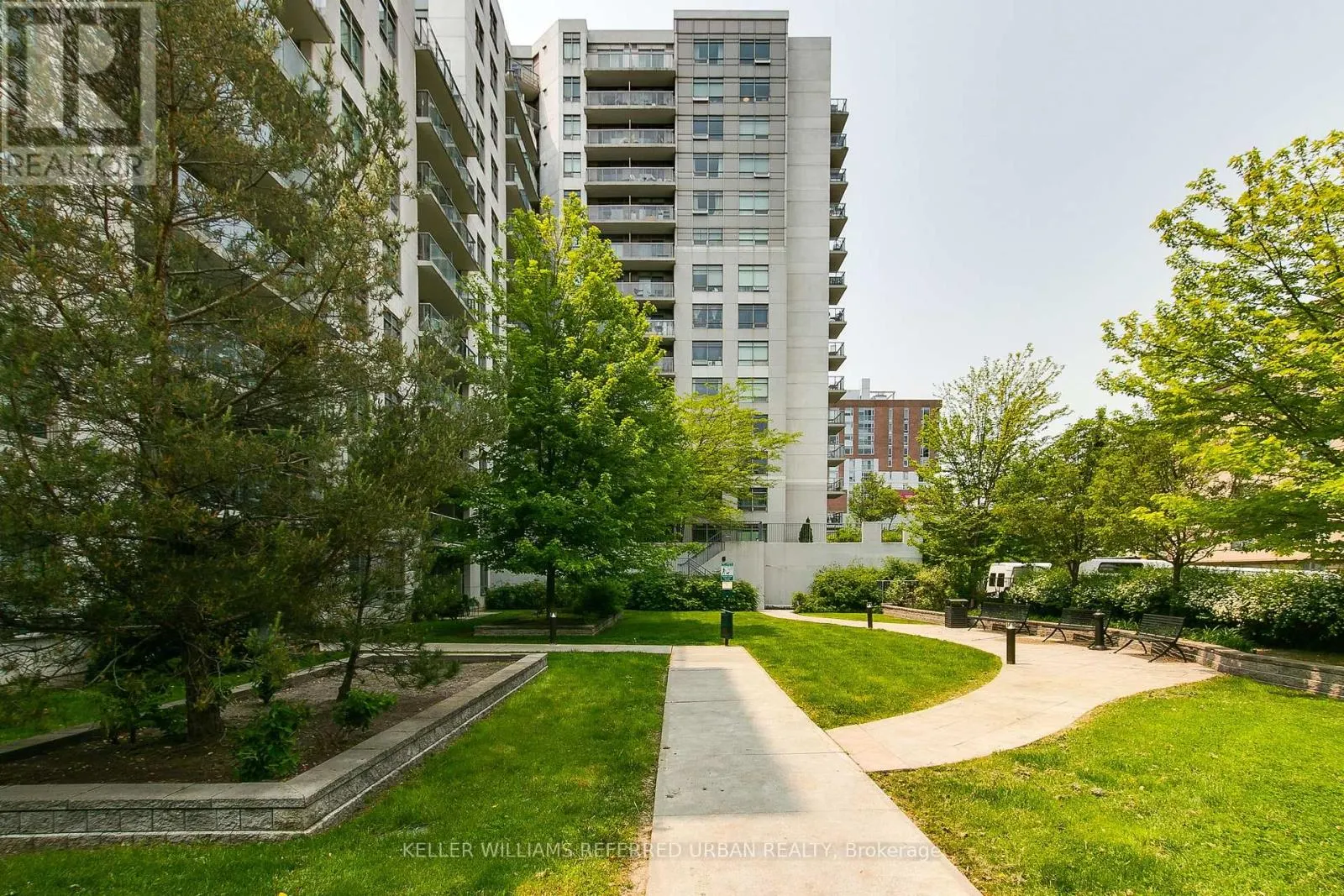 1014 - 816 LANSDOWNE AVENUE