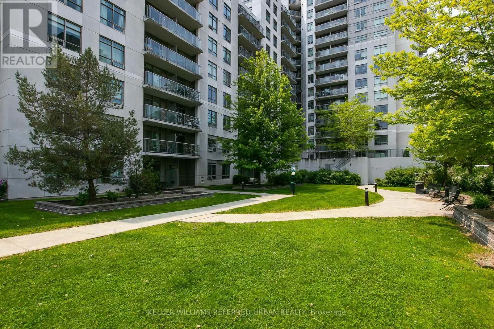 1014 - 816 LANSDOWNE AVENUE