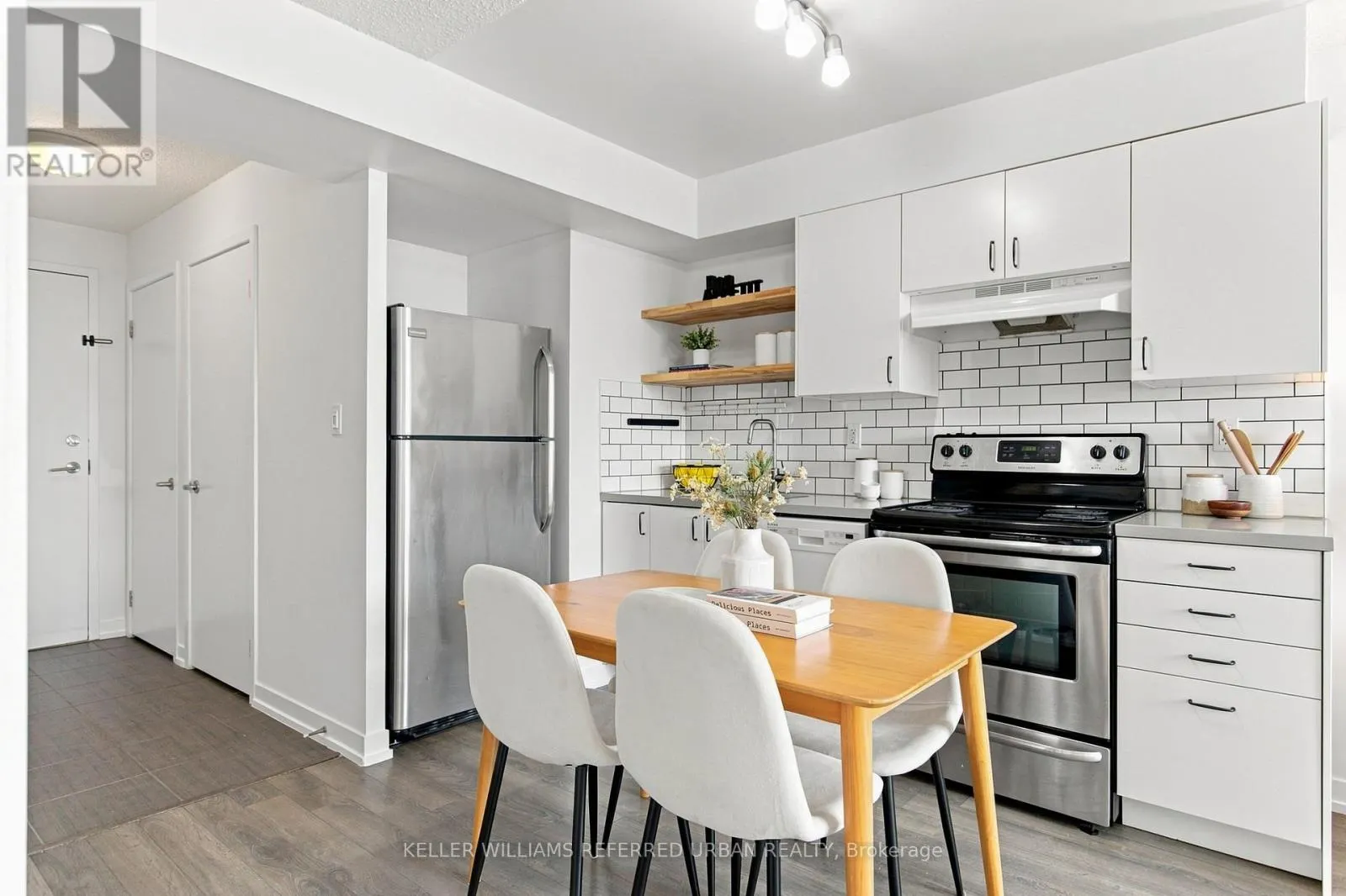 1014 - 816 LANSDOWNE AVENUE