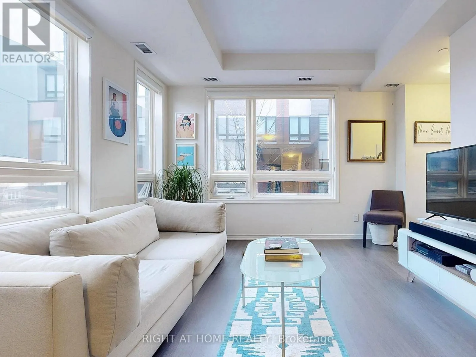 201 - 1100 BRIAR HILL AVENUE