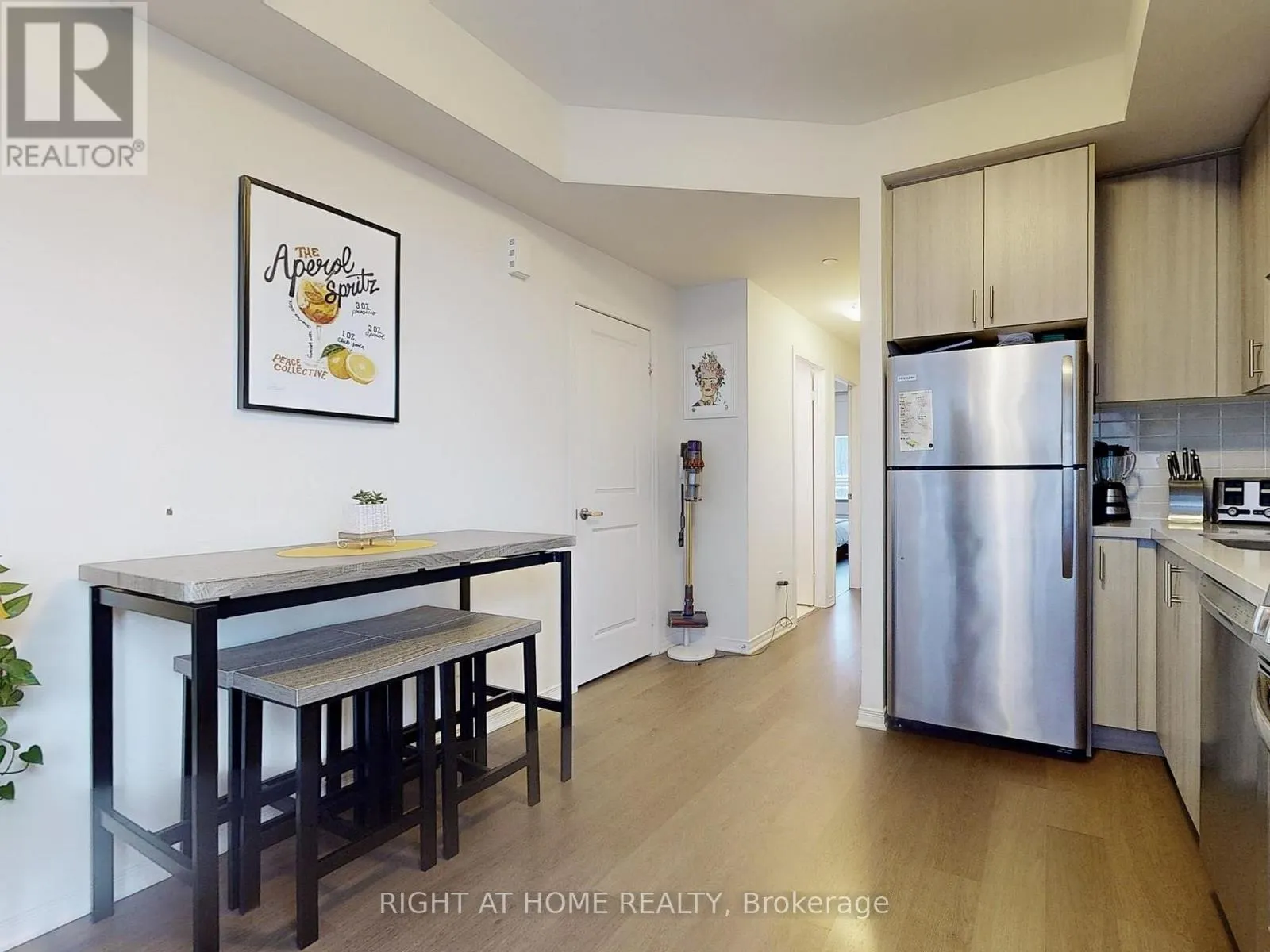 201 - 1100 BRIAR HILL AVENUE