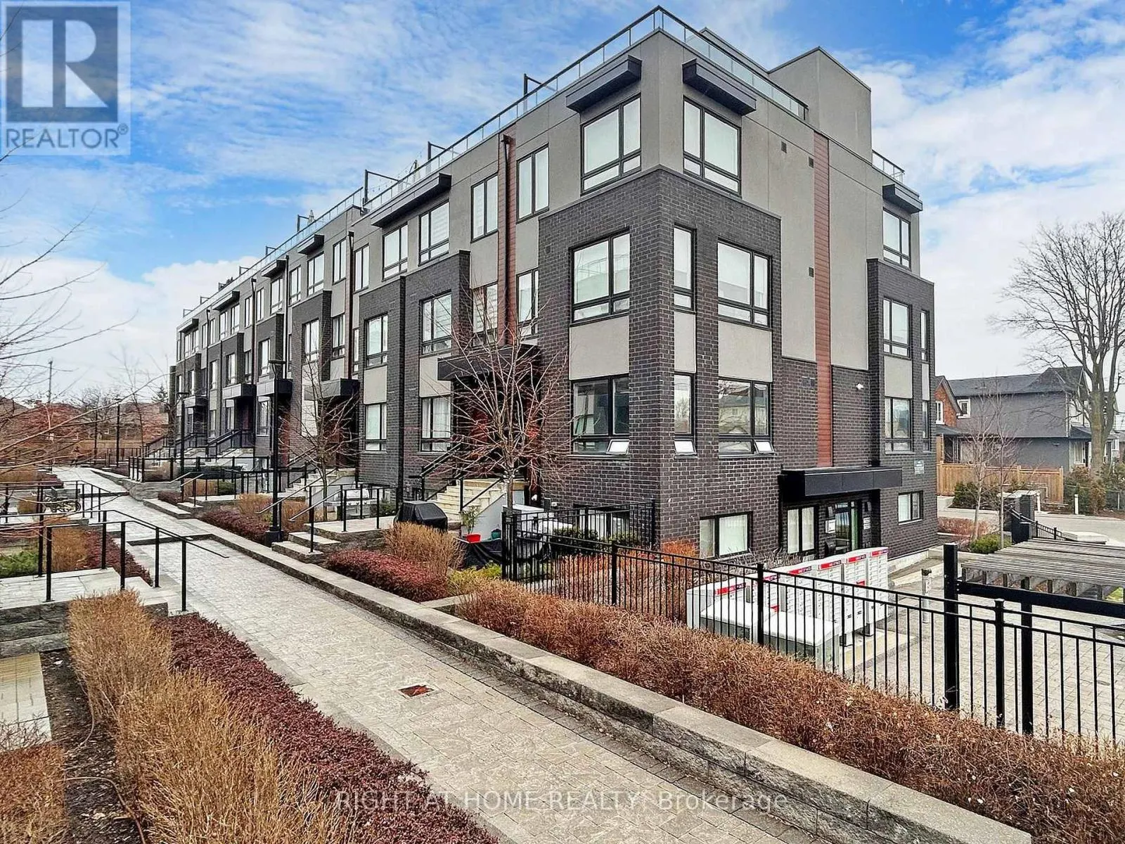 201 - 1100 BRIAR HILL AVENUE