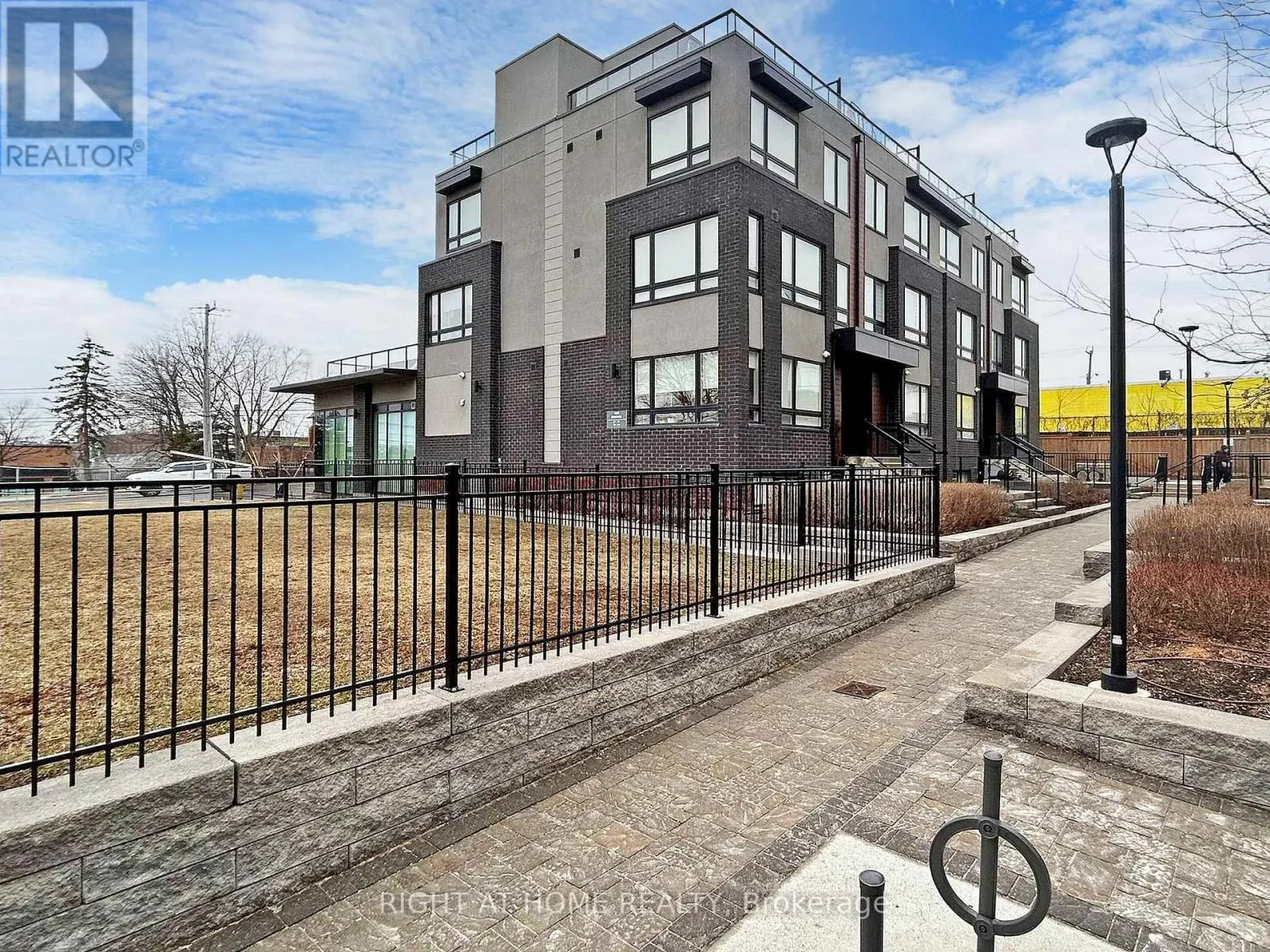 201 - 1100 BRIAR HILL AVENUE