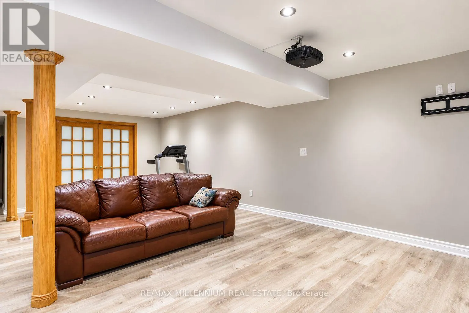 3 COGSWELL CRESCENT