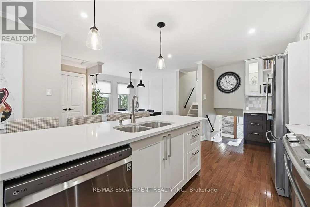 2355 CRESCENT MIDDLESMOOR CRESCENT