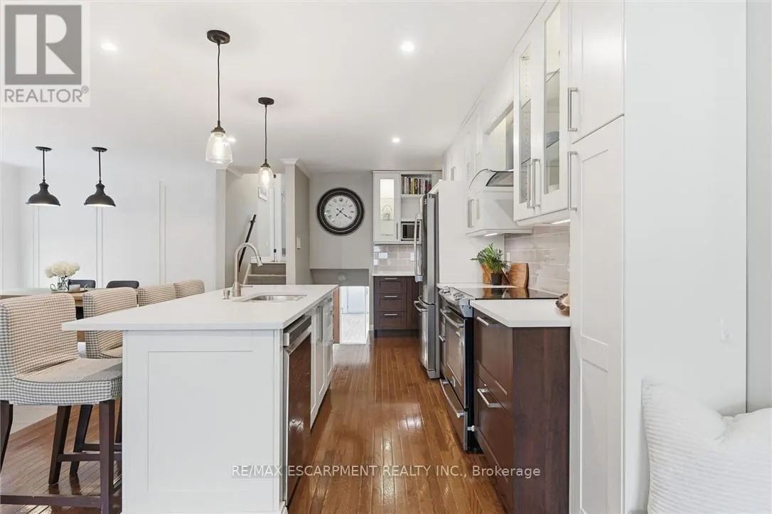 2355 CRESCENT MIDDLESMOOR CRESCENT