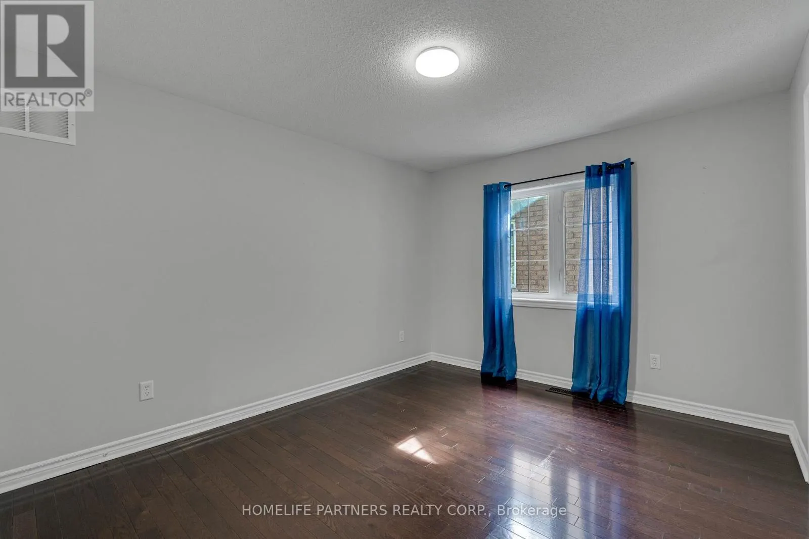 15 OAKHAVEN ROAD