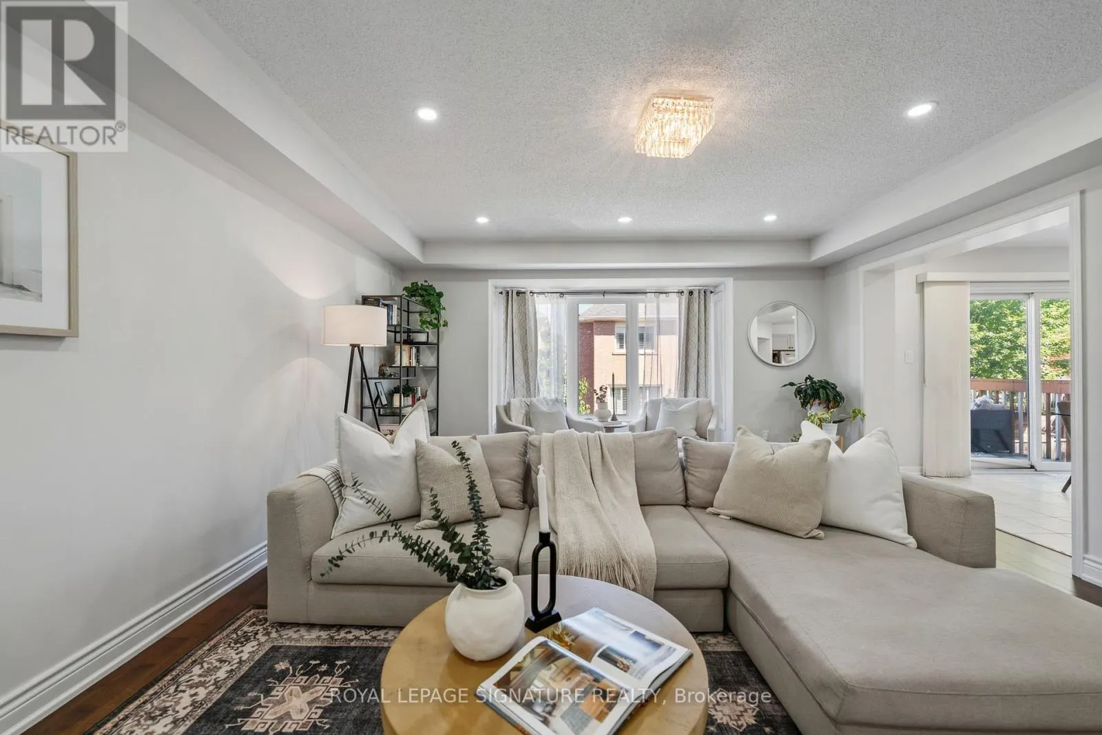 3195 MUNSON CRESCENT