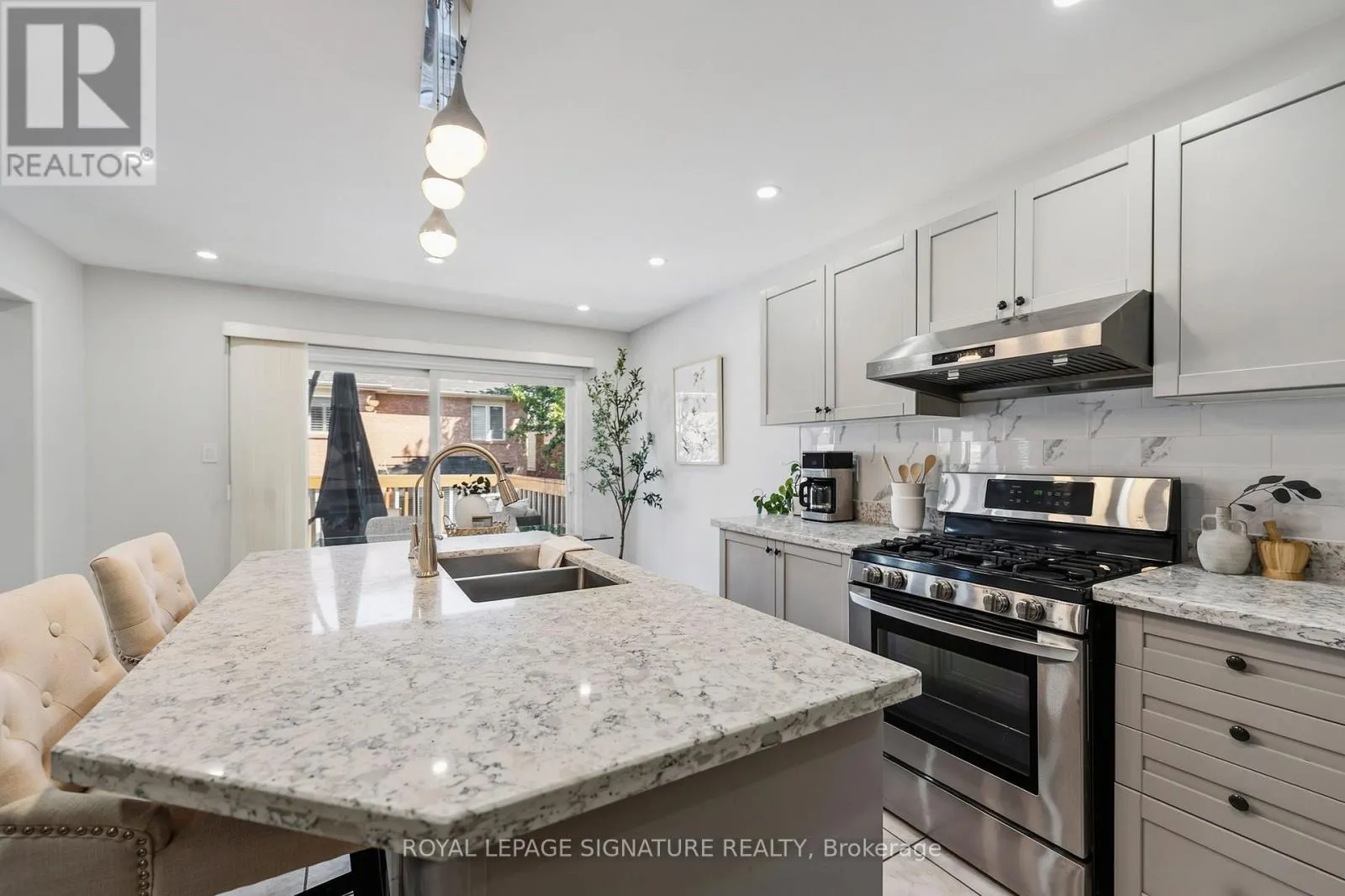 3195 MUNSON CRESCENT