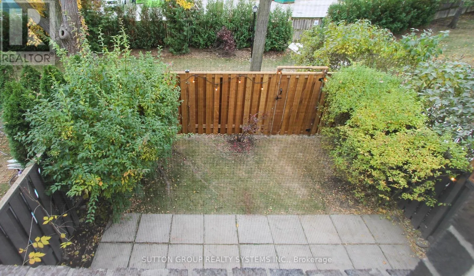 26 - 1951 RATHBURN ROAD E