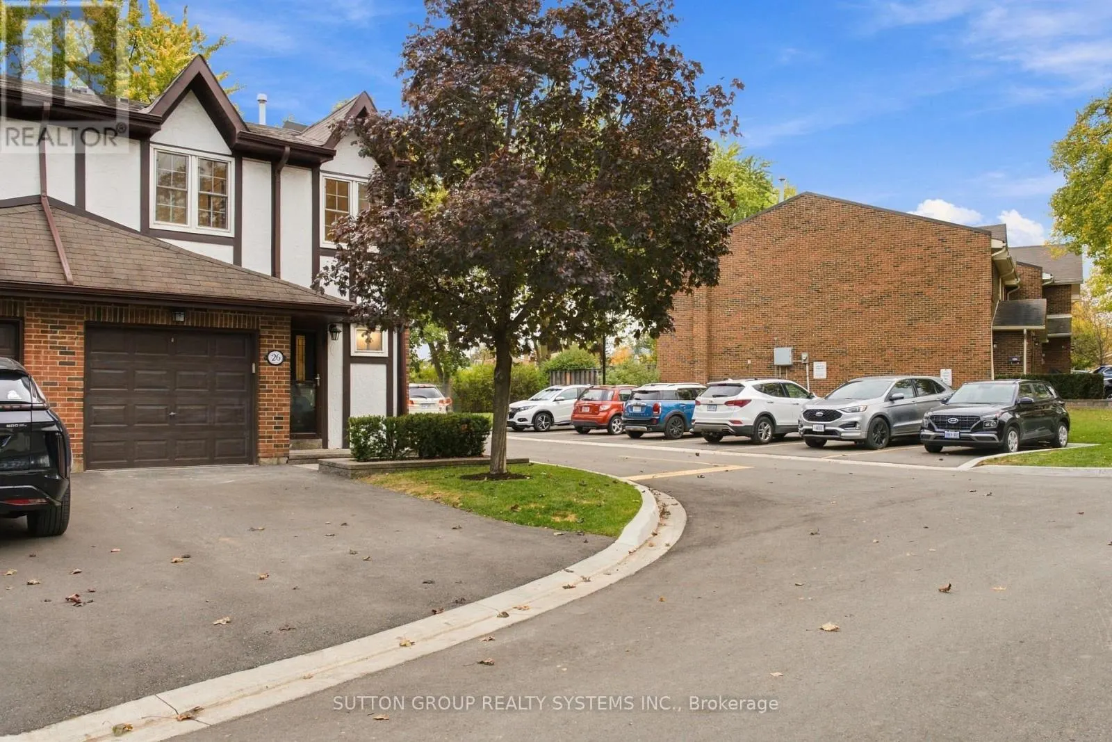 26 - 1951 RATHBURN ROAD E