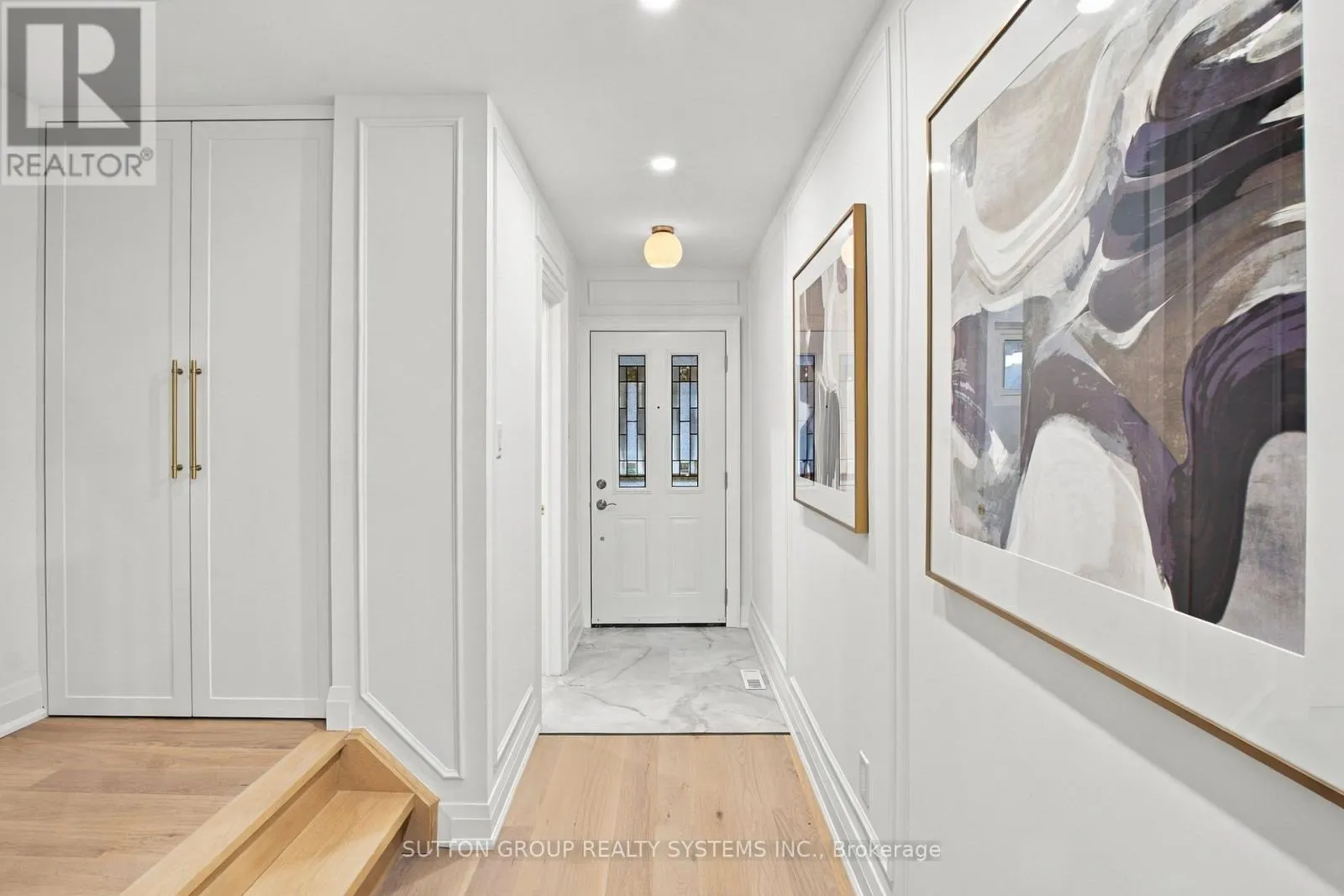26 - 1951 RATHBURN ROAD E