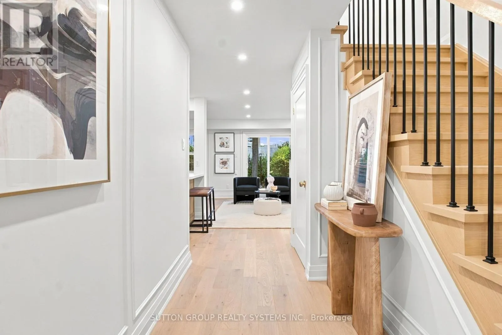 26 - 1951 RATHBURN ROAD E
