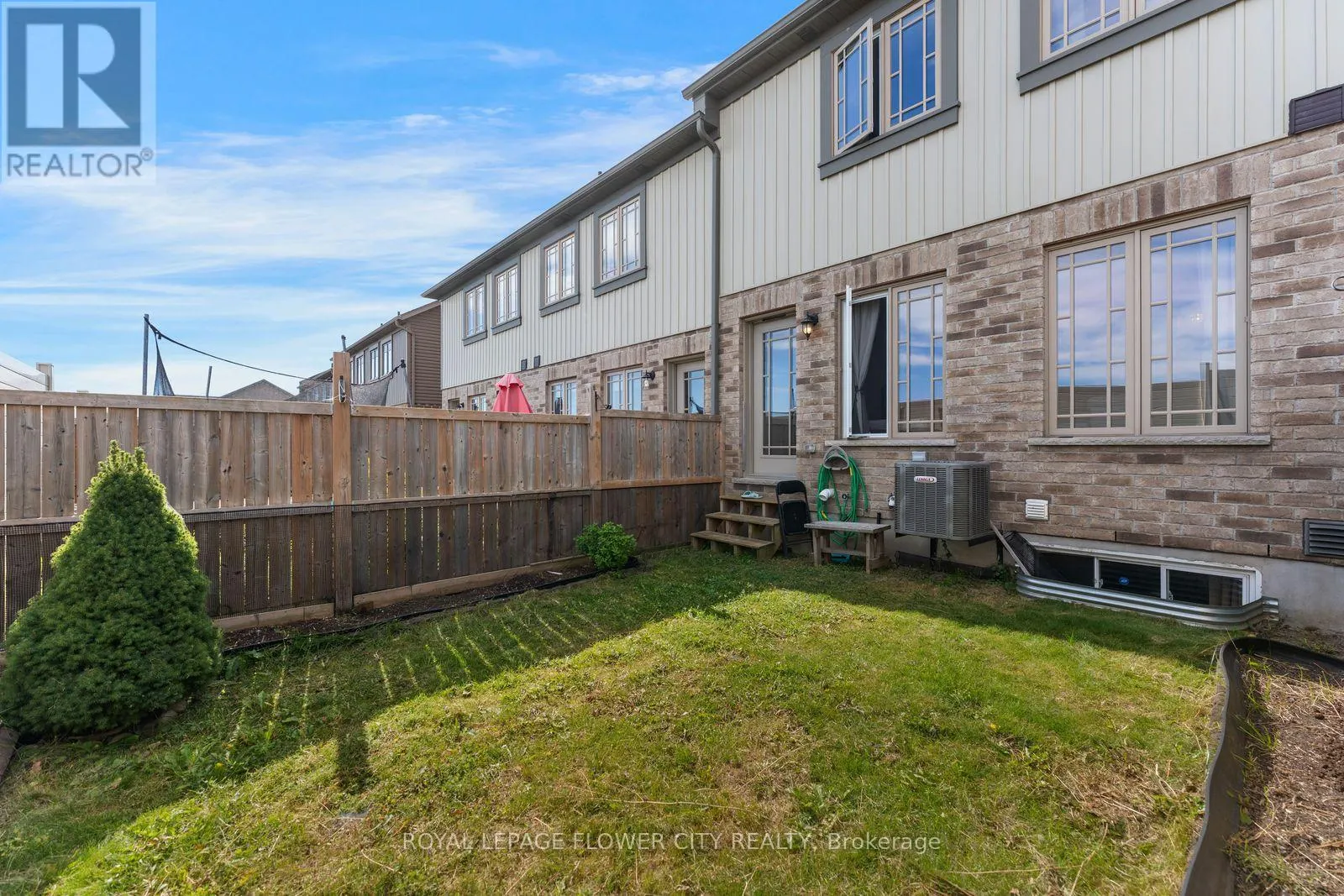 27 WINTERTON COURT