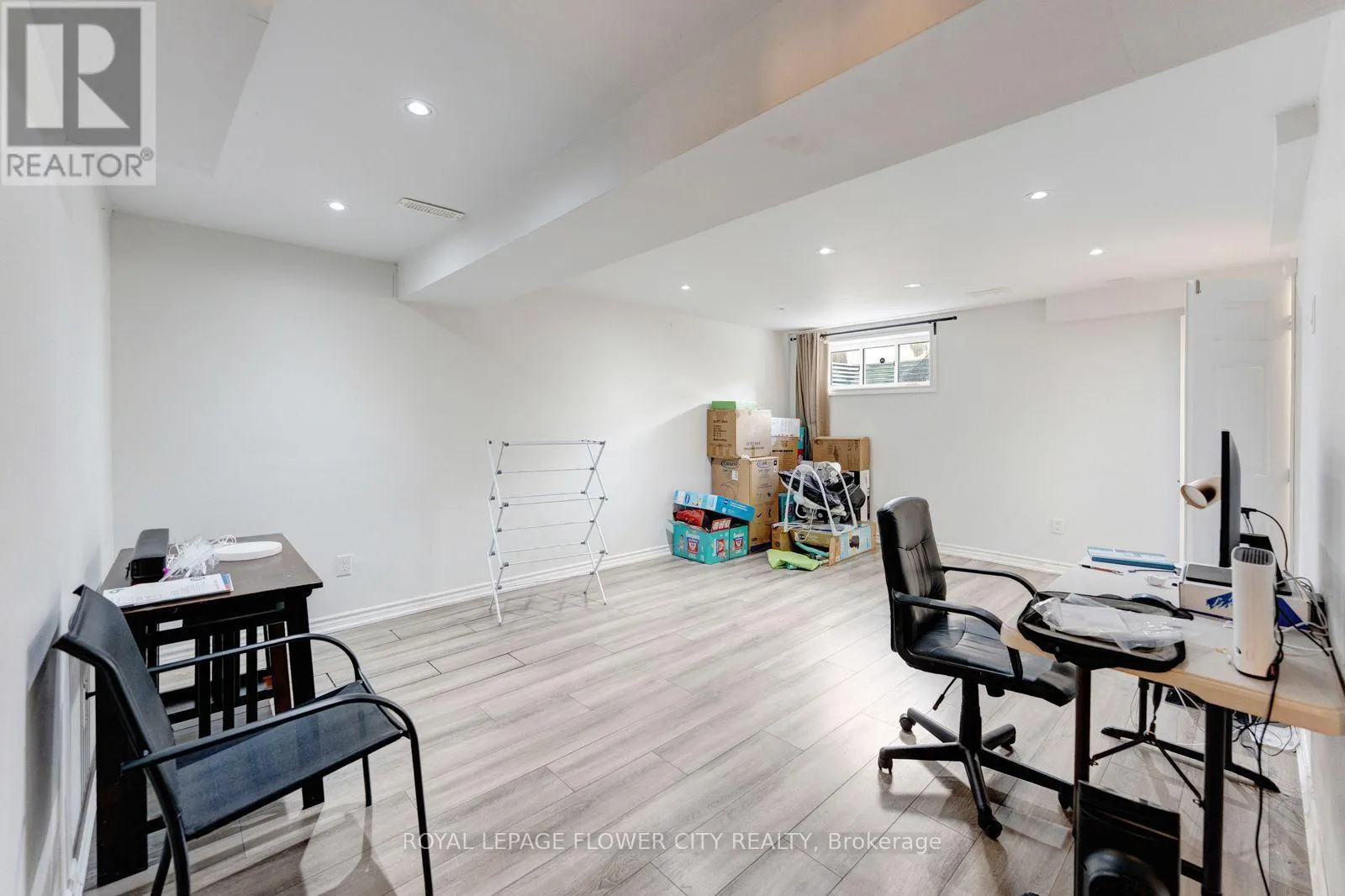 27 WINTERTON COURT