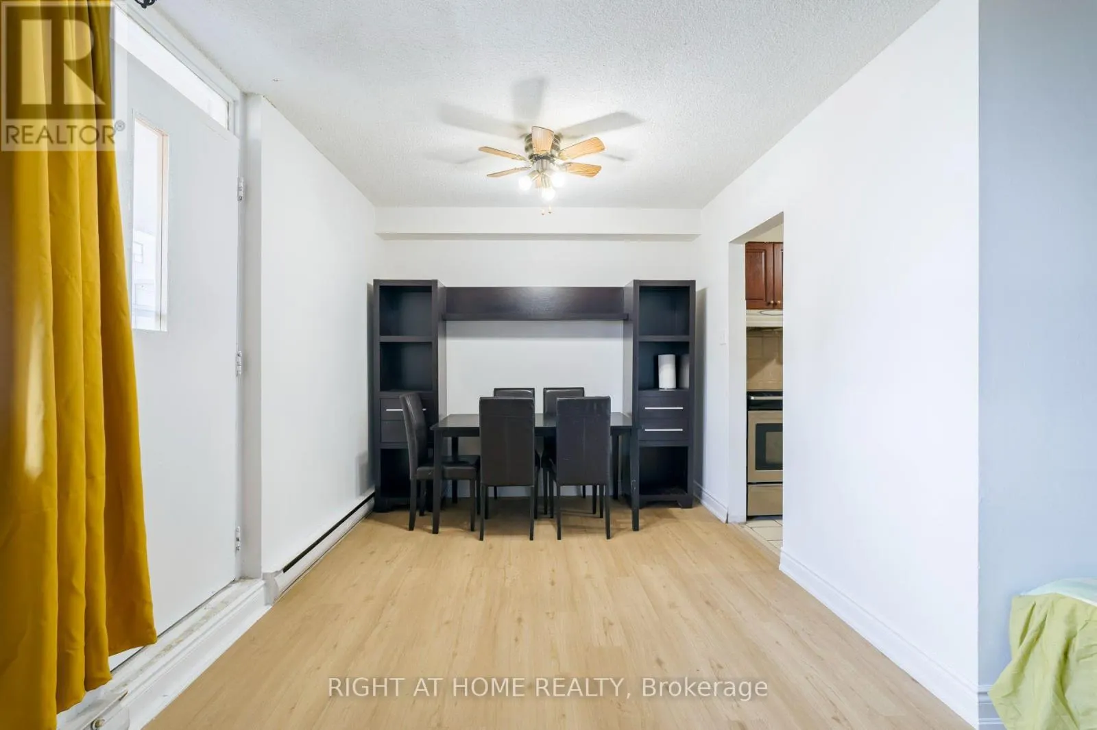 405 - 49 SILVERSTONE DRIVE