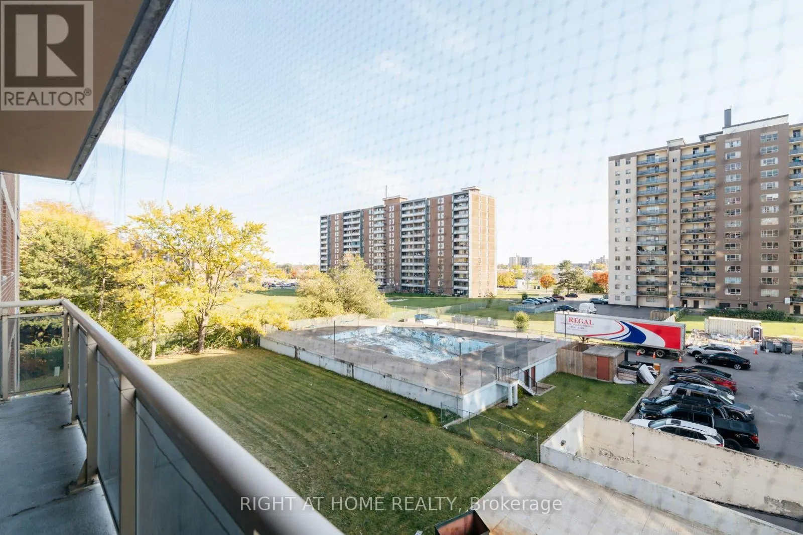 405 - 49 SILVERSTONE DRIVE